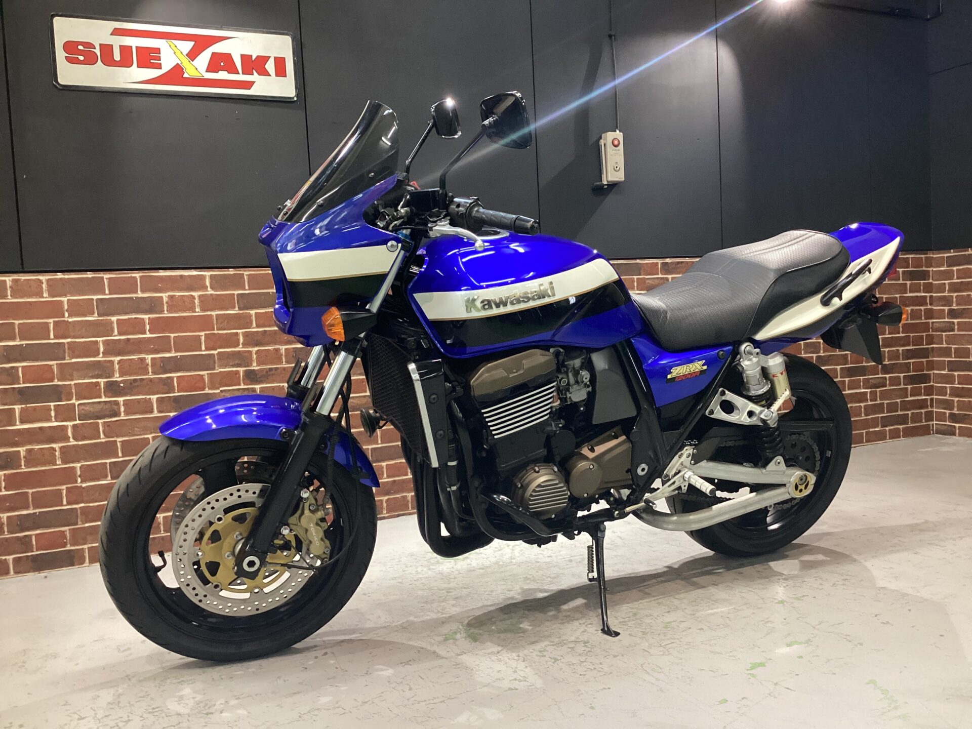 ZRX1200R