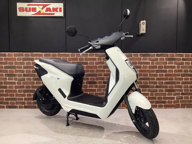 HONDA EM1e<br />
電動バイク 車両写真