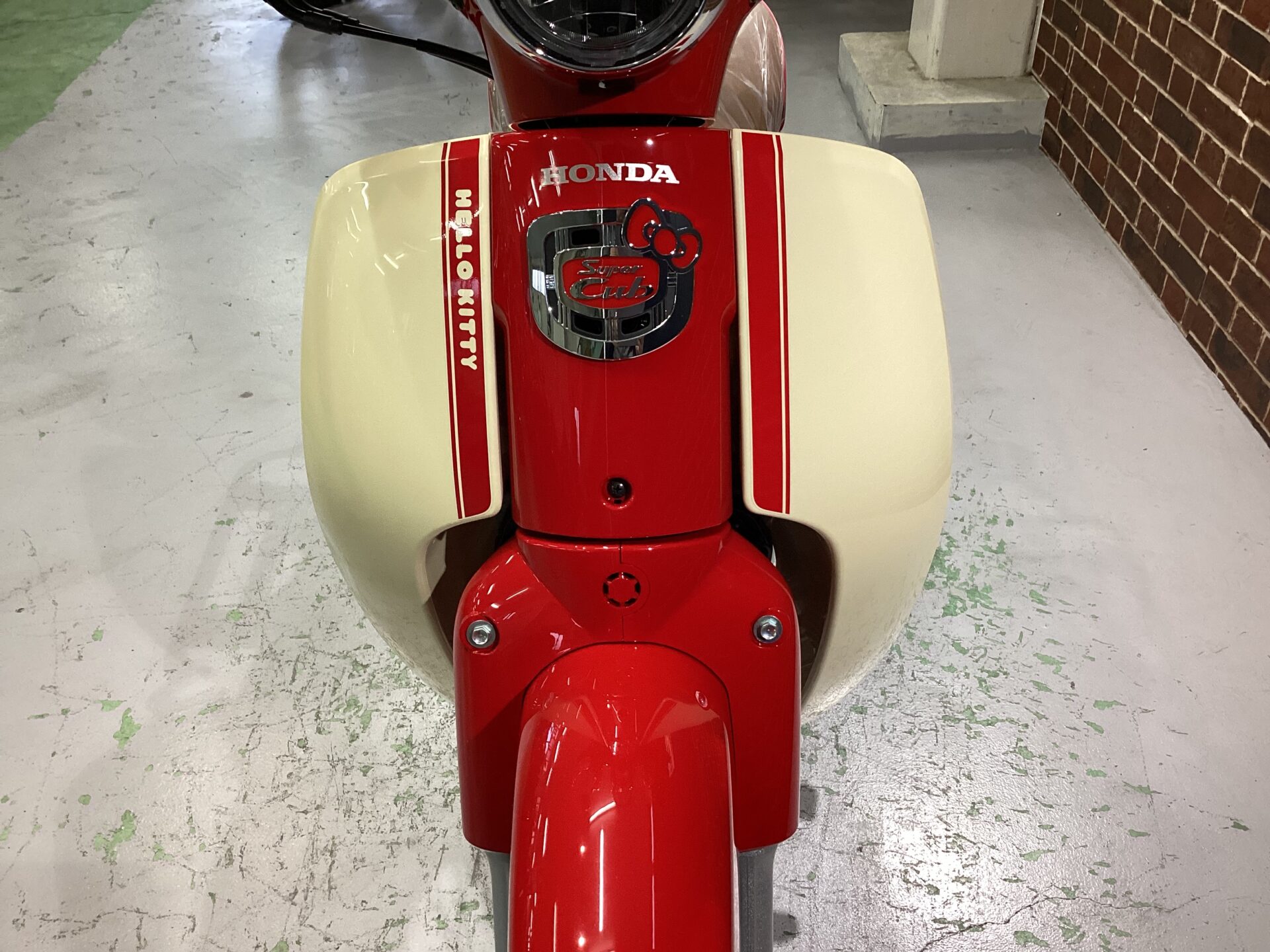 スーパーカブ50 HELLO KITTY