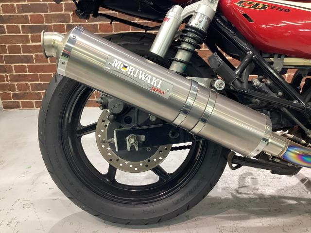 CB750