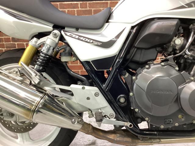 CB400SF