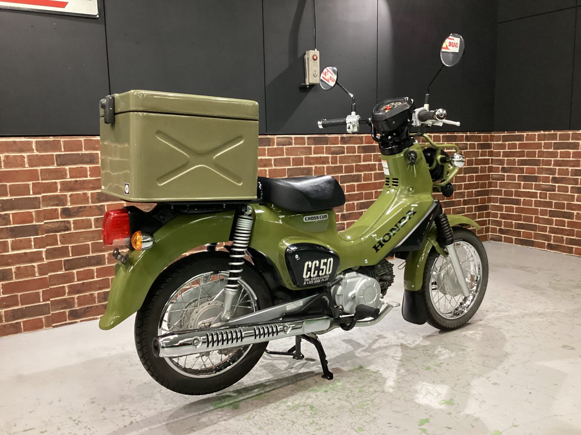 クロスカブ50