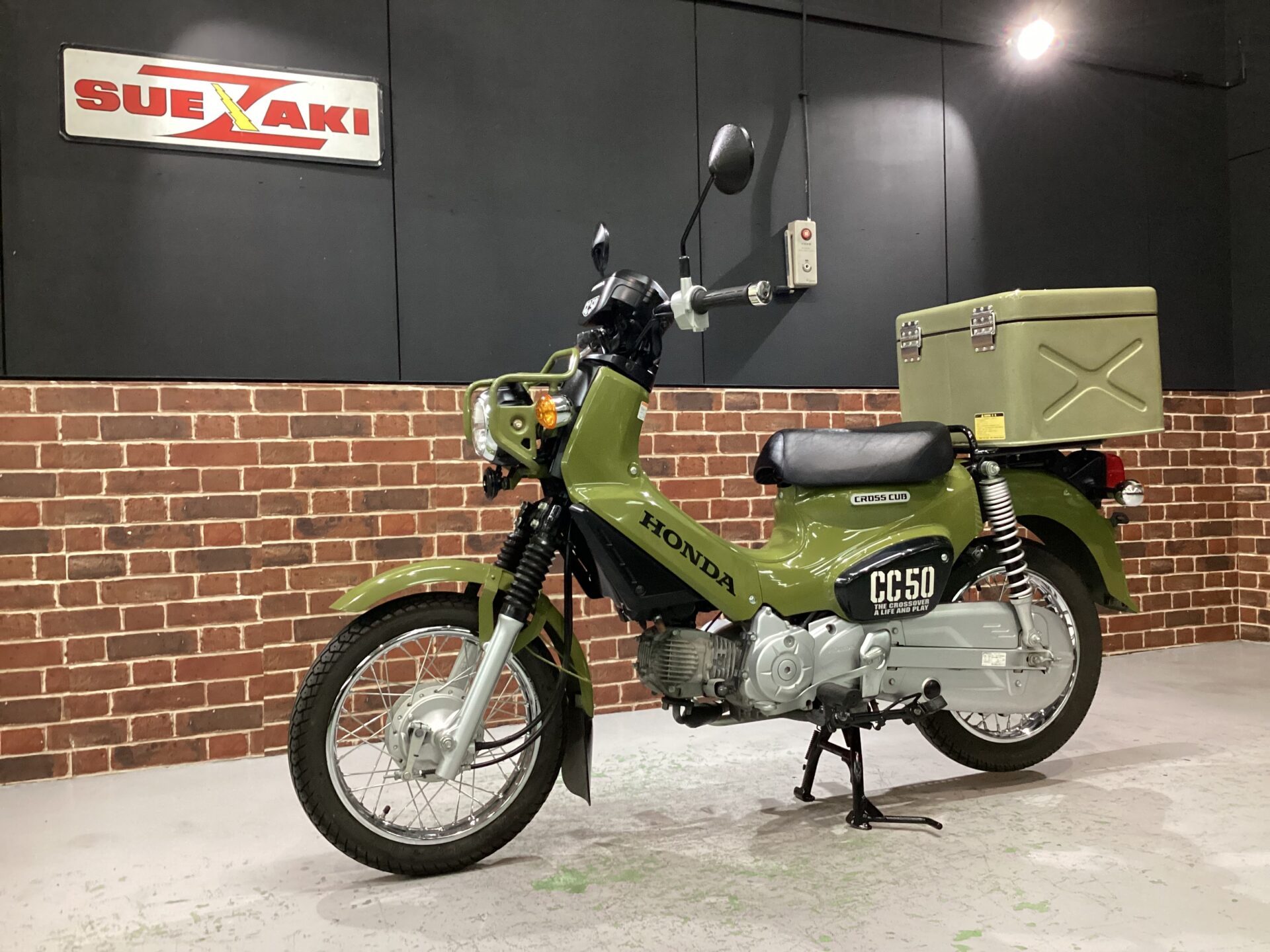 クロスカブ50