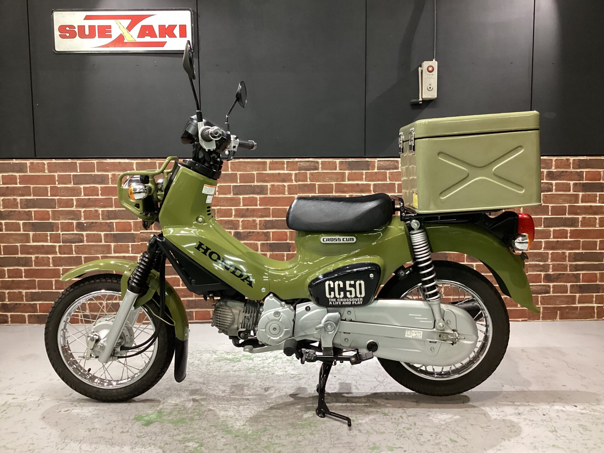 クロスカブ50