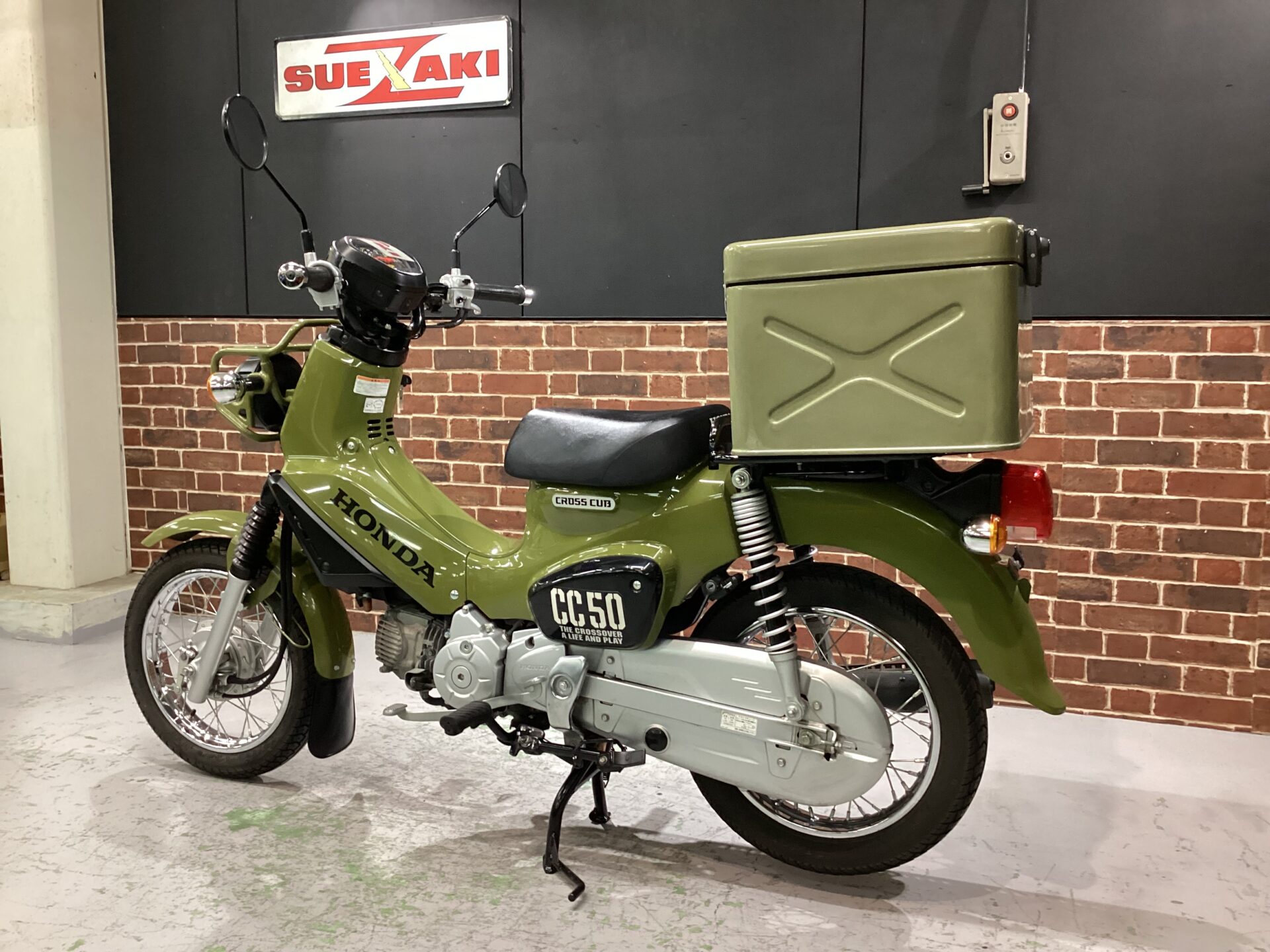 クロスカブ50
