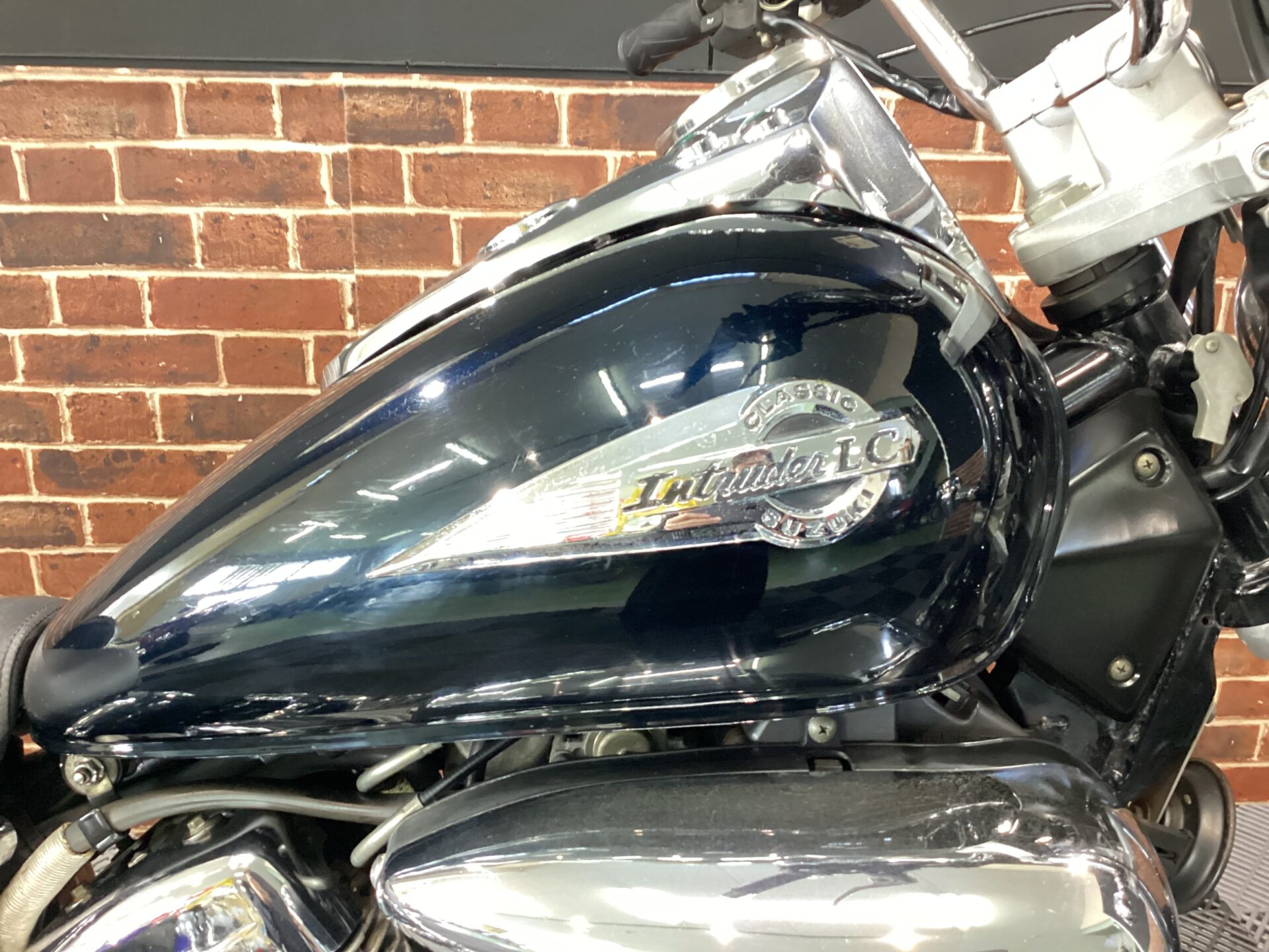 イントルーダーLC250