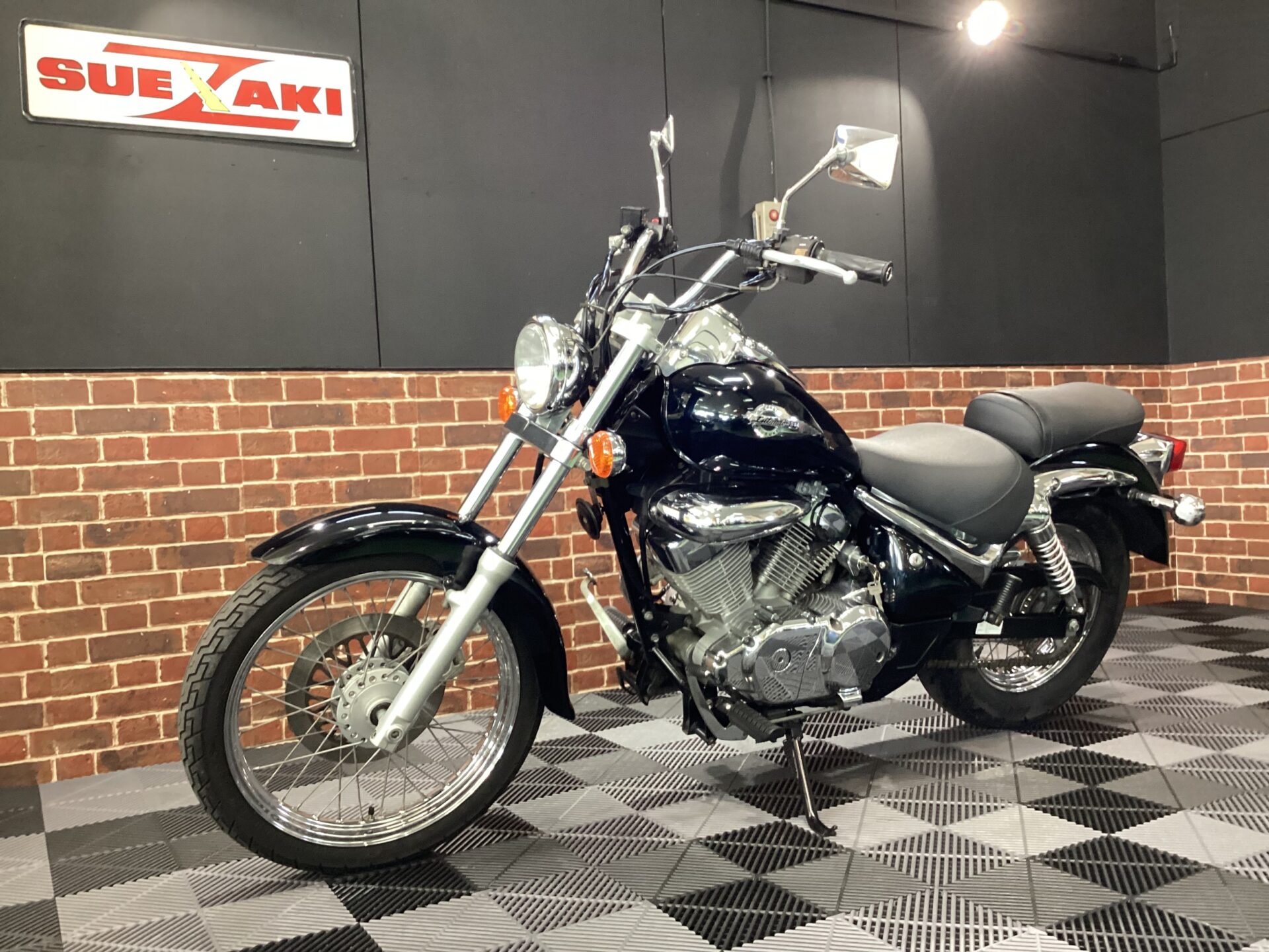 イントルーダーLC250