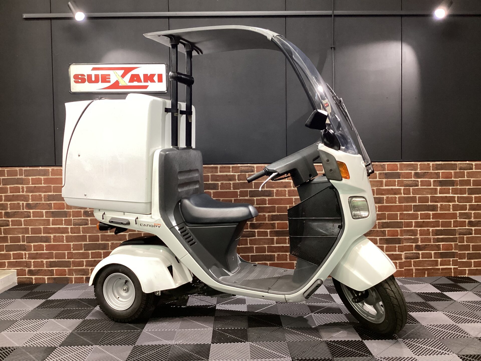 ジャイロキャノピー