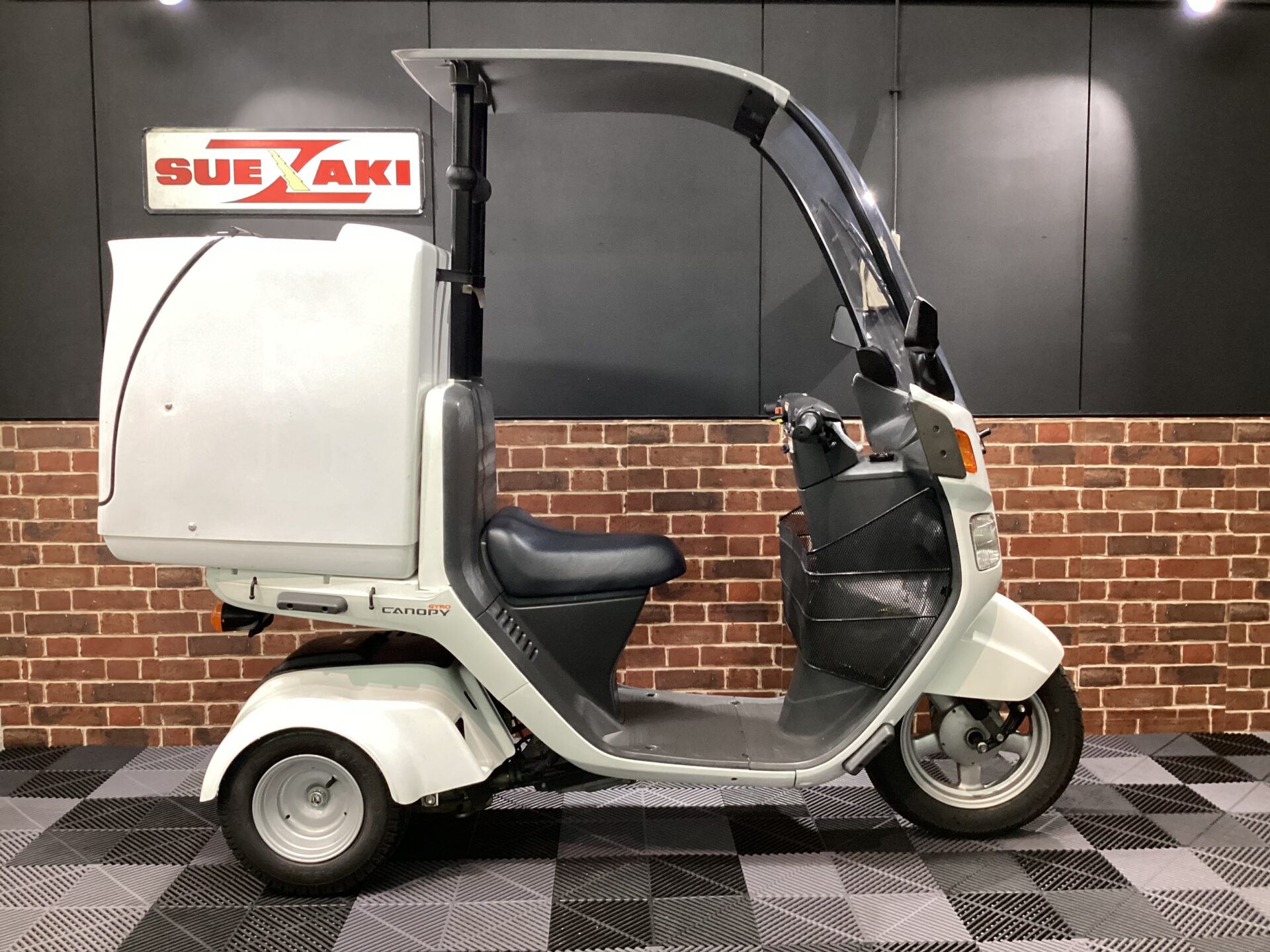 ジャイロキャノピー