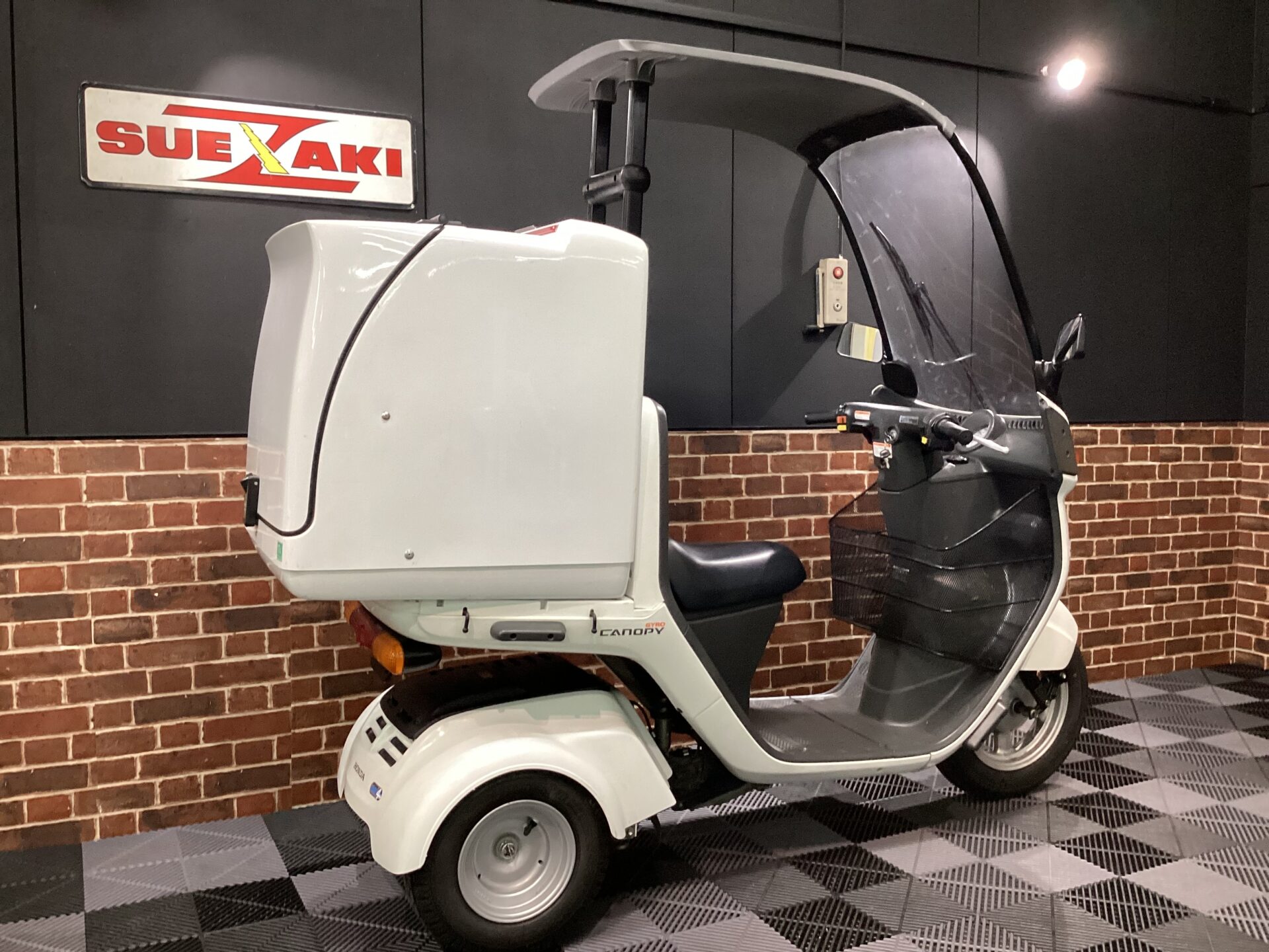 ジャイロキャノピー