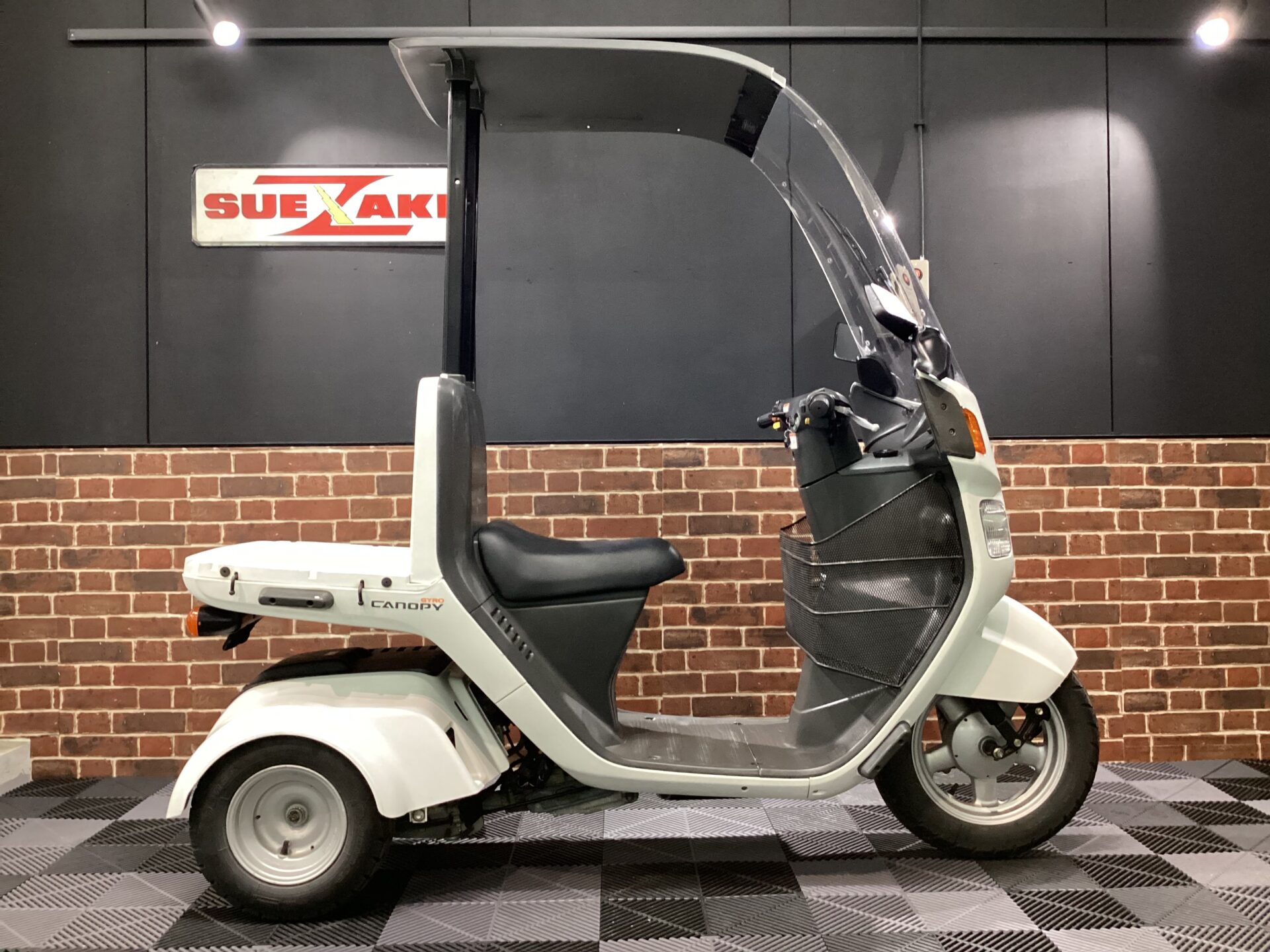 ジャイロキャノピー