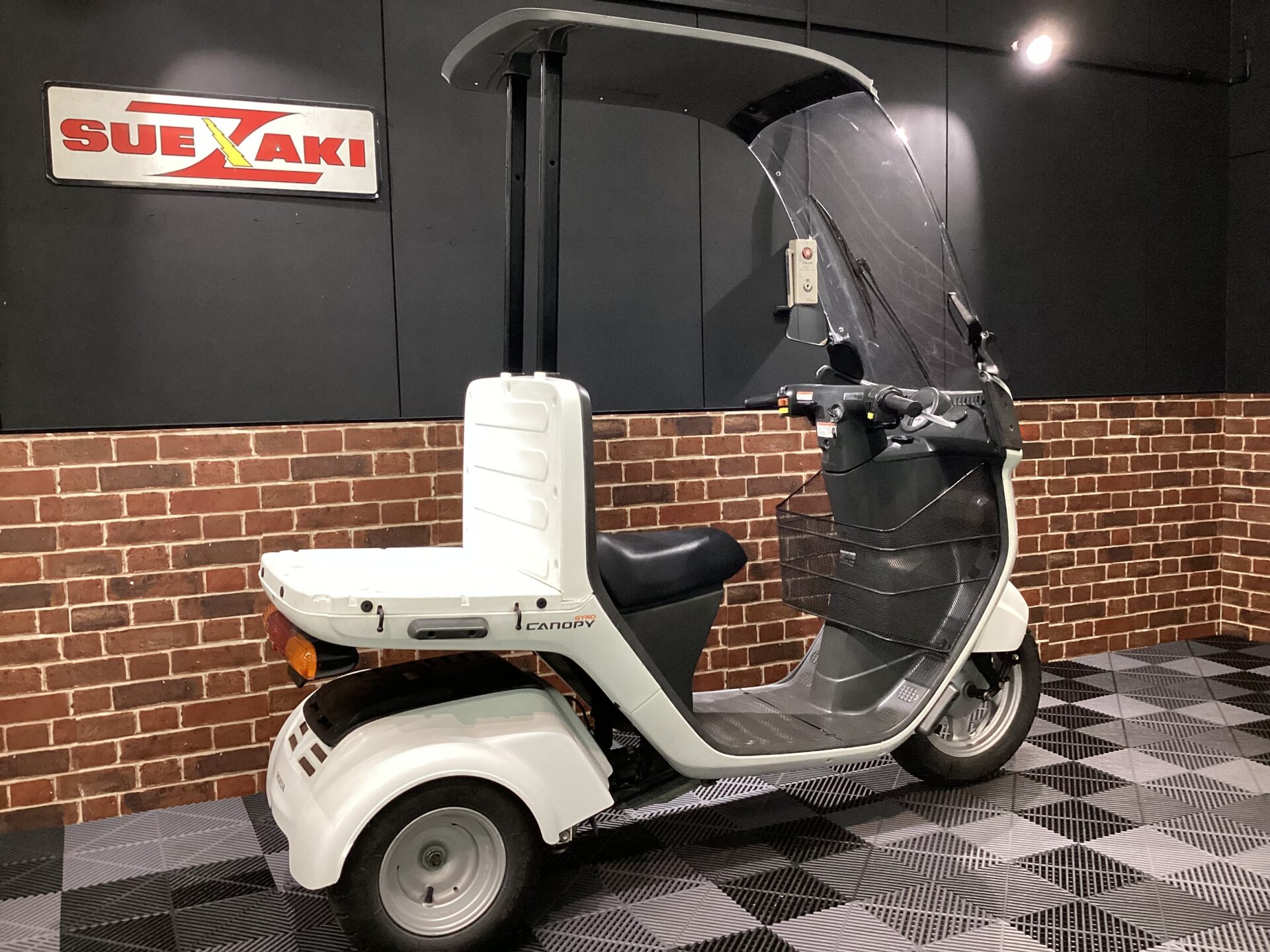 ジャイロキャノピー