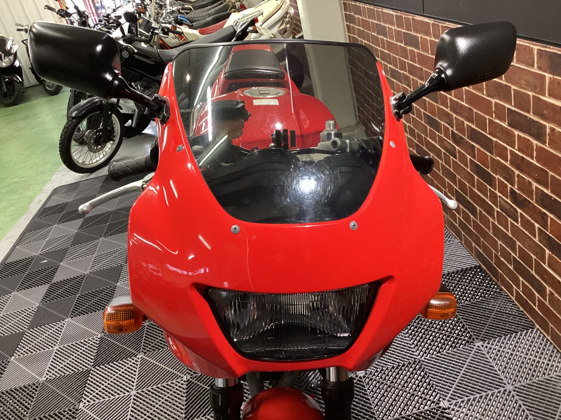 TRX850