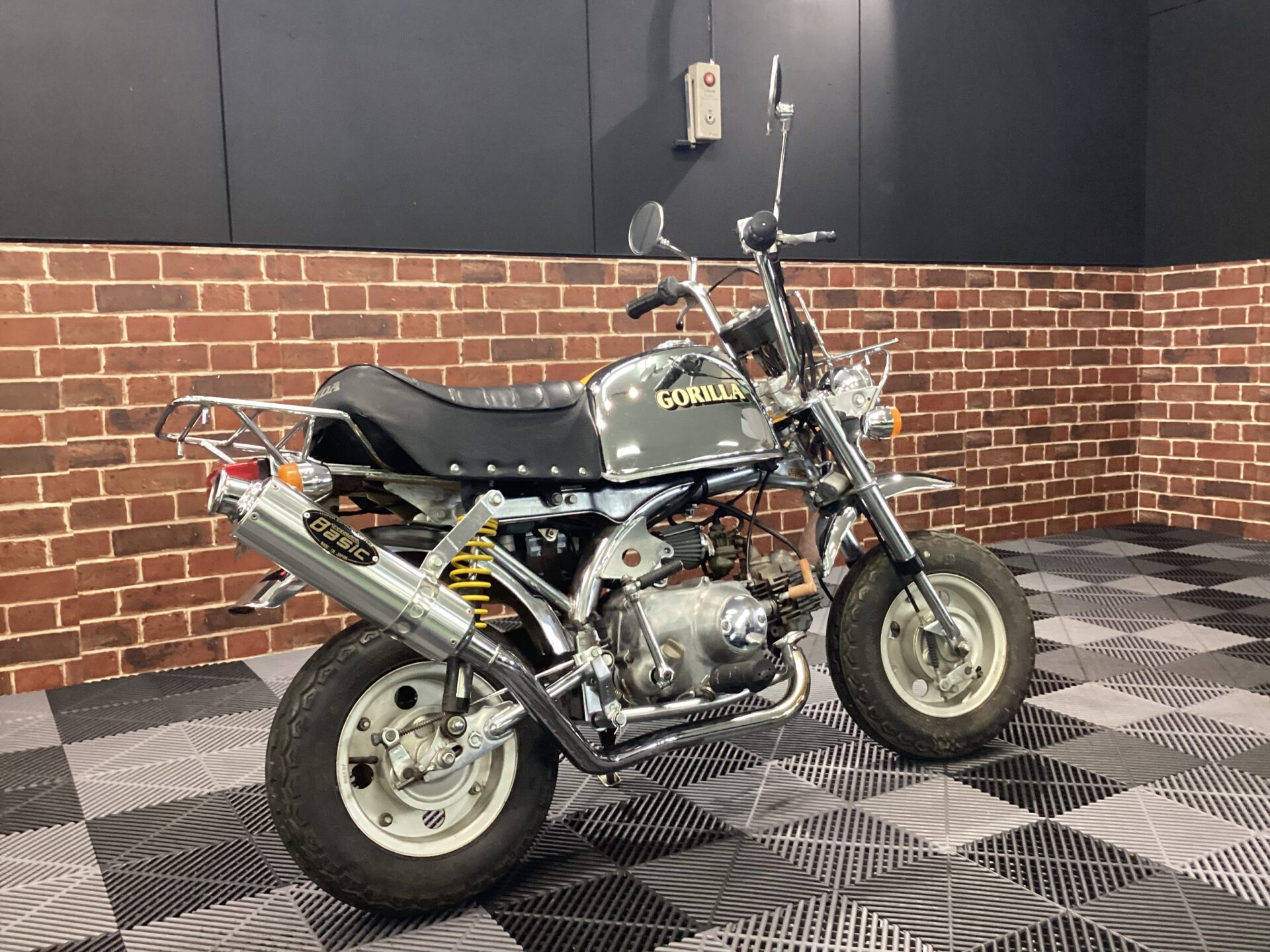 ゴリラ　TOKYO Ltd