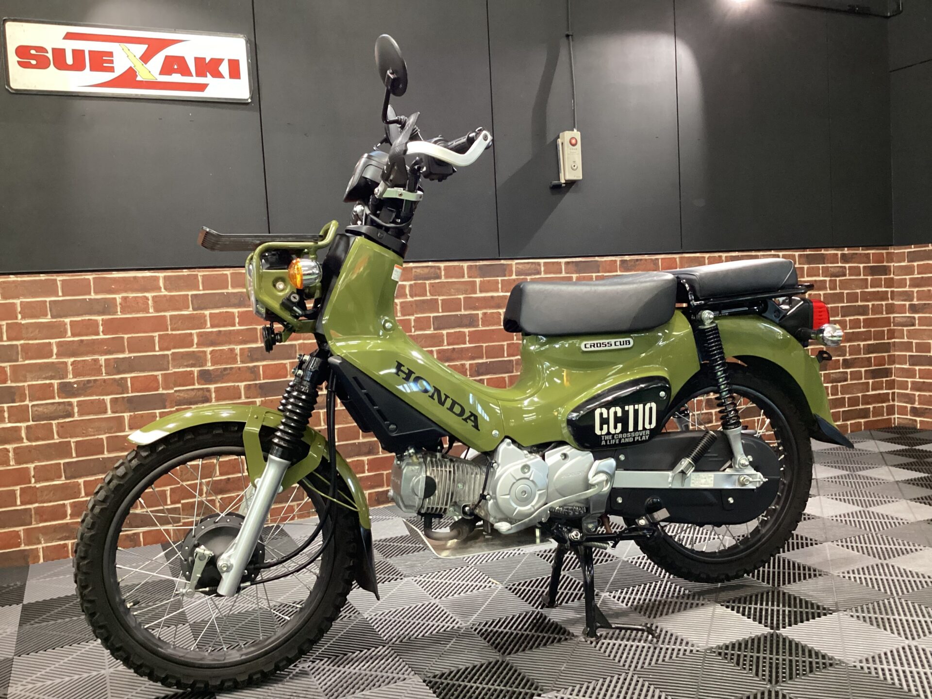 クロスカブ110